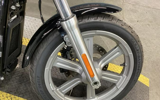 2022 Harley-Davidson Softail FXST - Standard