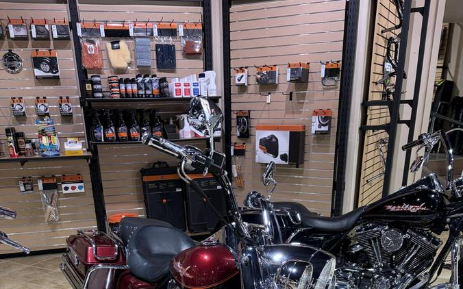 2002 Harley-Davidson Road King Two-Tone Luxury Rich Red/Vivid Black