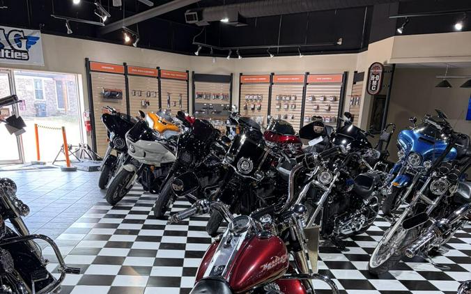 2002 Harley-Davidson Road King Two-Tone Luxury Rich Red/Vivid Black