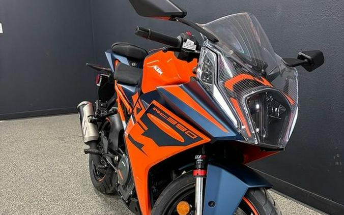 2023 KTM RC 390