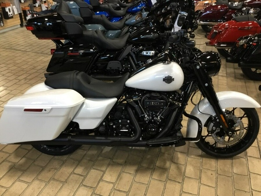 2024 Harley-Davidson® Road King® Special White Onyx Pearl — Black Finish