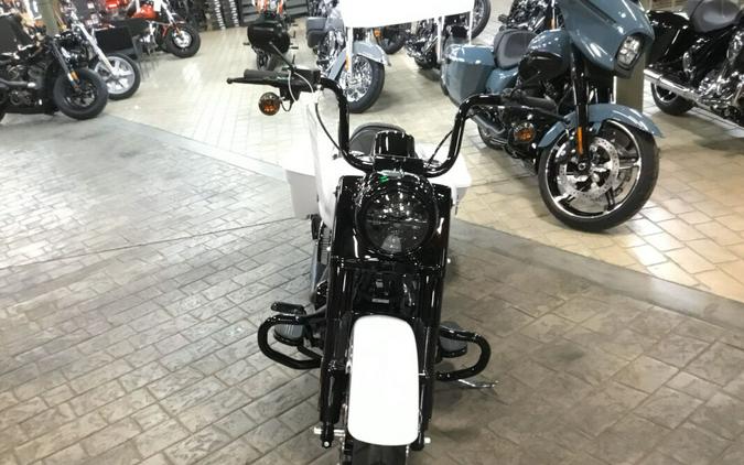 2024 Harley-Davidson® Road King® Special White Onyx Pearl — Black Finish