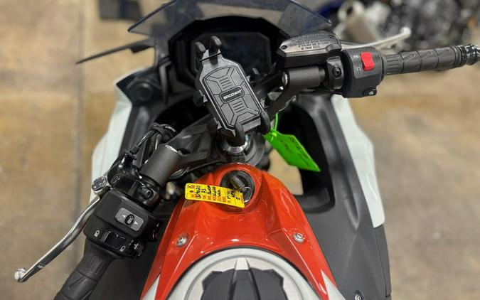 2023 Kawasaki Ninja® 650 Metallic Matte Graphenesteel Gray/Ebony