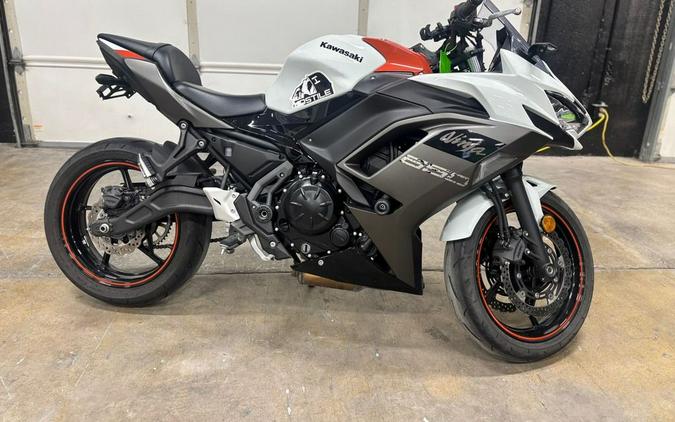 2023 Kawasaki Ninja® 650 Metallic Matte Graphenesteel Gray/Ebony