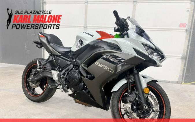 2023 Kawasaki Ninja® 650 Metallic Matte Graphenesteel Gray/Ebony