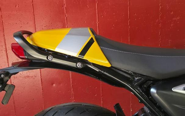 2026 Triumph Thruxton 400 Metallic Racing Yellow / Aluminium Silver