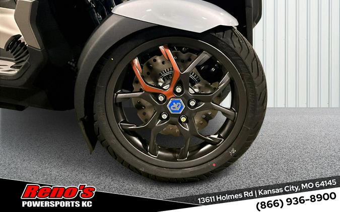 2027 Piaggio MP3 530 Exclusive