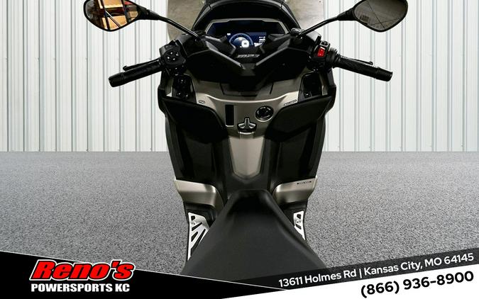 2027 Piaggio MP3 530 Exclusive