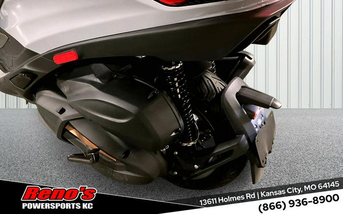 2027 Piaggio MP3 530 Exclusive