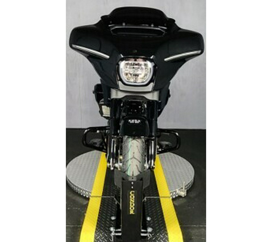 2024Harley-Davidson Street Glide® FLHX VIVID BLACK