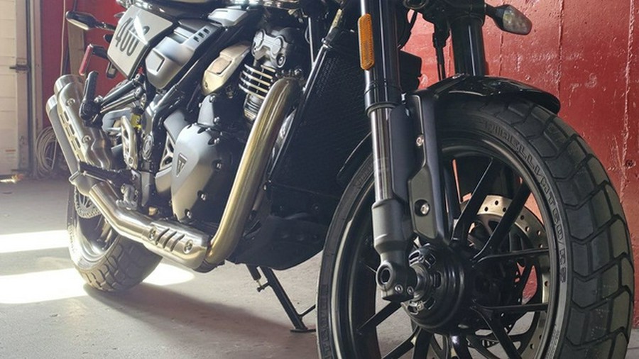 2027 Triumph Tracker 400 Phantom Black