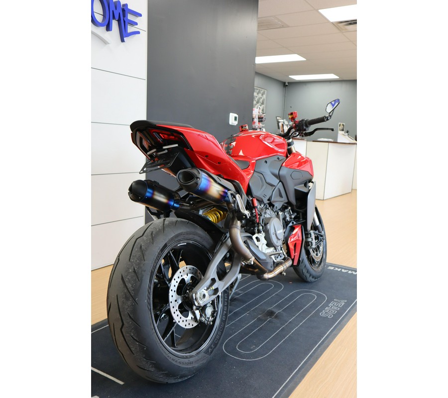 2026 Ducati STREETFIGHTER V2