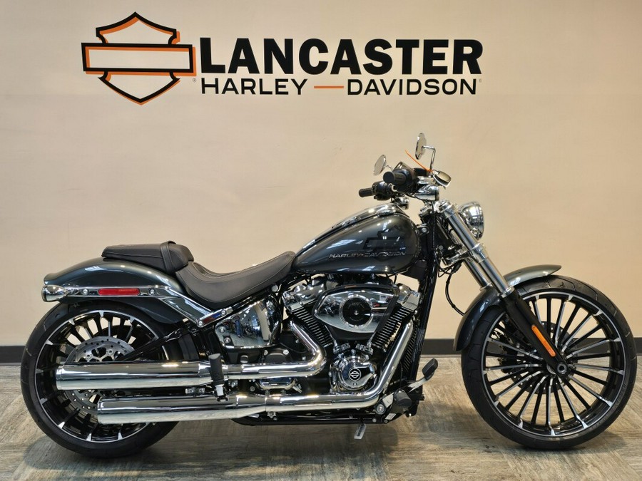 2026 Harley-Davidson® Breakout® Iron Horse Metallic - Chrome FXBR