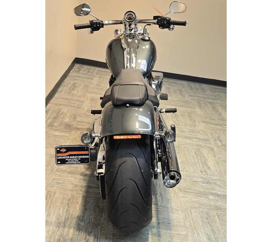 2026 Harley-Davidson® Breakout® Iron Horse Metallic - Chrome FXBR