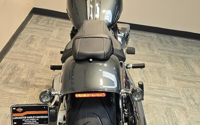 2026 Harley-Davidson® Breakout® Iron Horse Metallic - Chrome FXBR