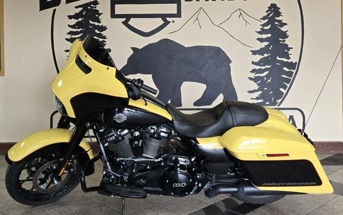 2023 Harley-Davidson® Street Glide® Special Prospect Gold - Black Finish