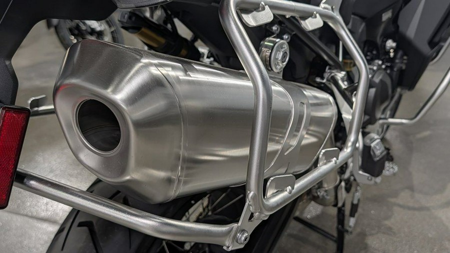 2025 BMW F 900 GS Adventure White Aluminum Metallic Matte