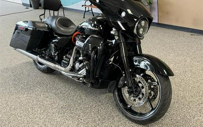 2017 Harley-Davidson CVO™ Street Glide®