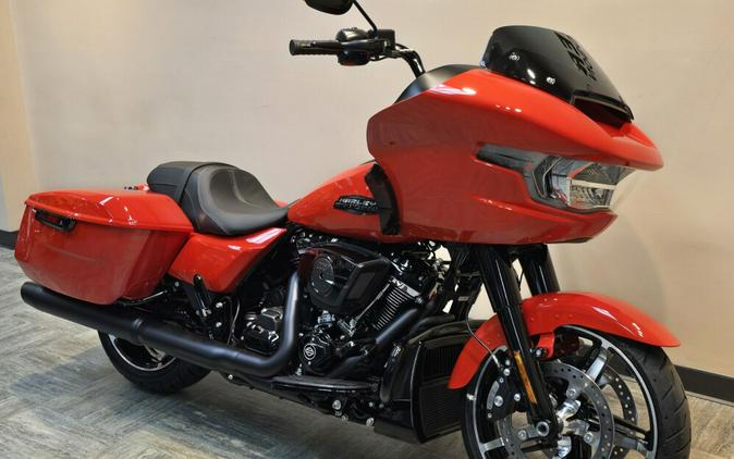 2026 Harley-Davidson® Road Glide® Blood Orange - Black FLHX
