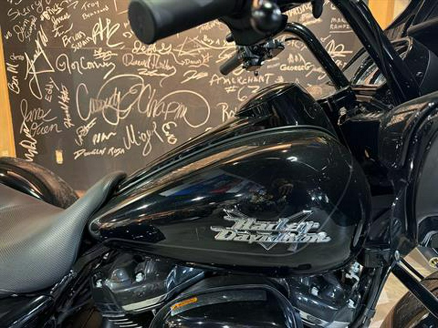 2024 Harley-Davidson Road Glide® 3