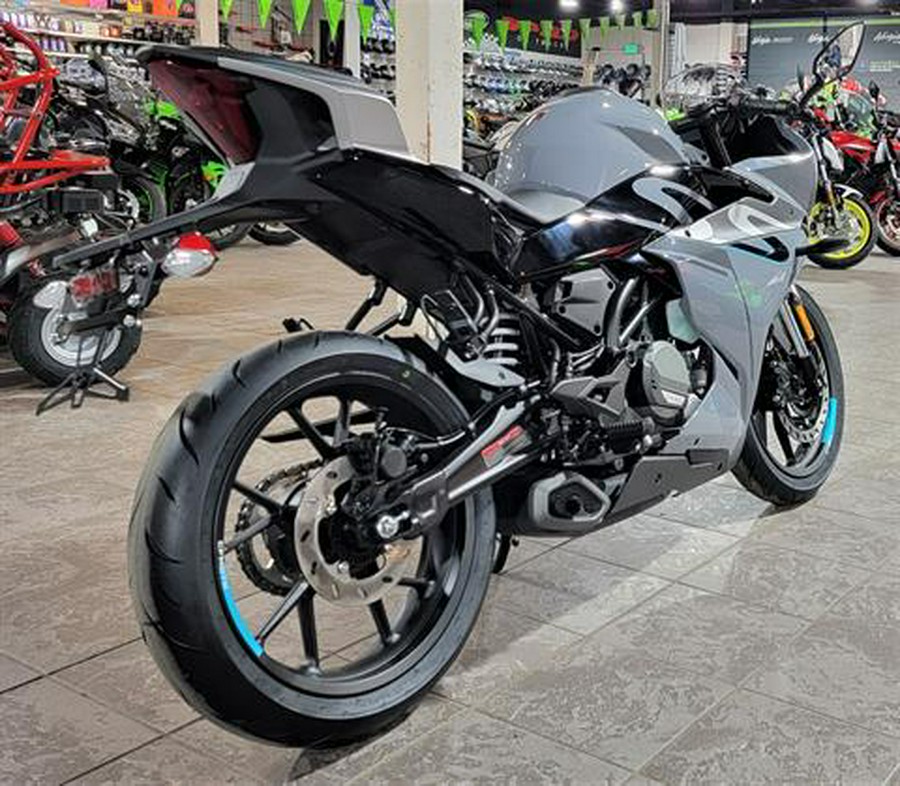 2023 CFMOTO 300SS ABS