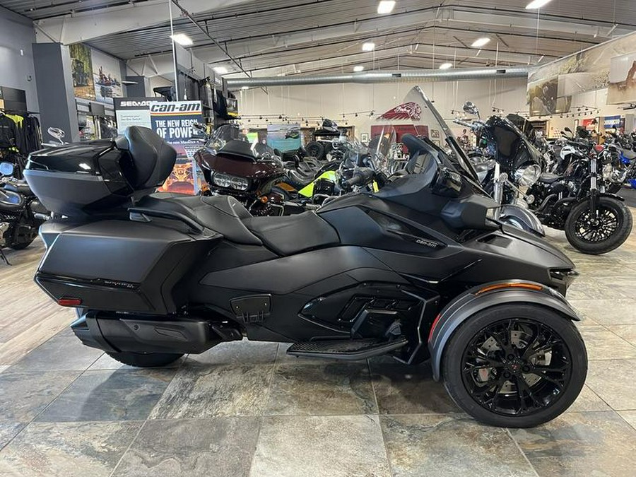 2024 Can-Am® Spyder RT Limited Dark Wheels