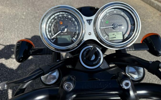 2026 Triumph Bonneville T120 Black