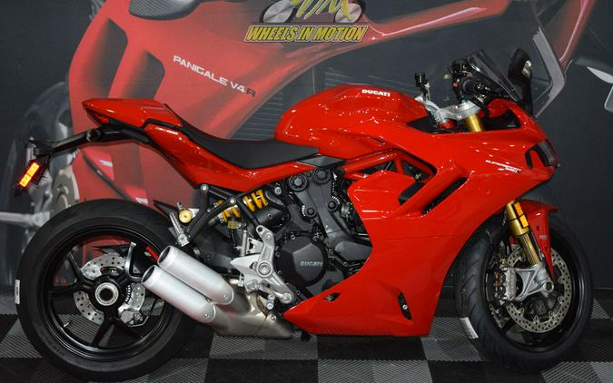 2023 Ducati SuperSport 950 S Ducati Red fairing