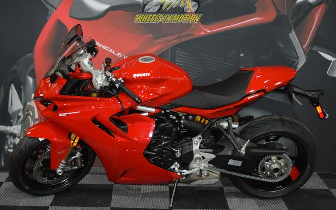 2023 Ducati SuperSport 950 S Ducati Red fairing