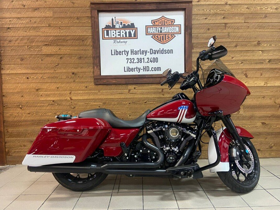 2020 Harley-Davidson® Road Glide® Special Billiard Red/Stone Washed White