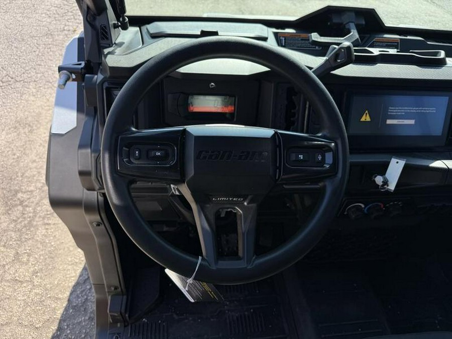 2026 Can-Am® Defender MAX Limited HD11