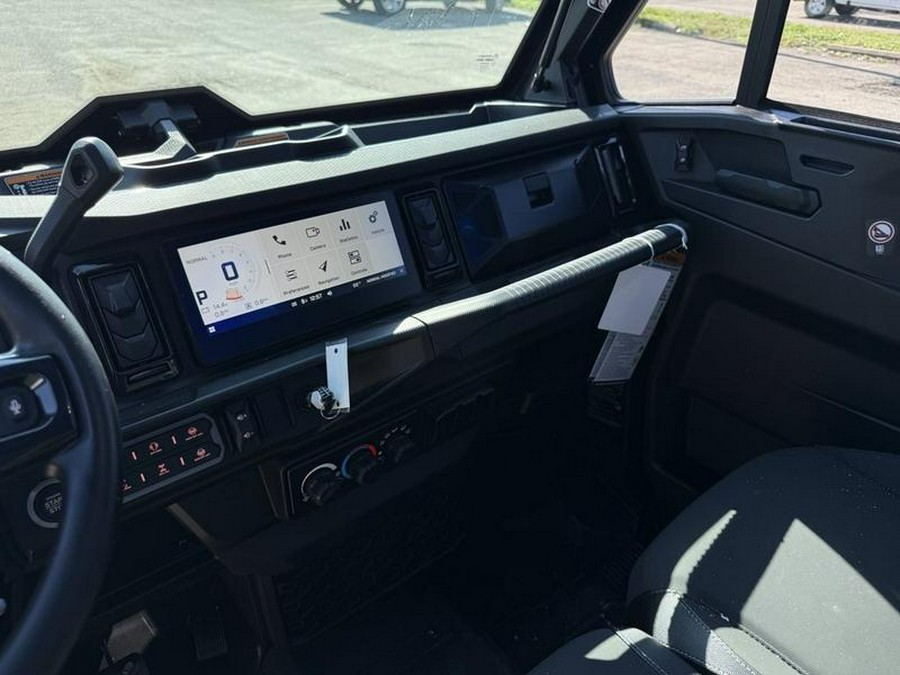 2026 Can-Am® Defender MAX Limited HD11