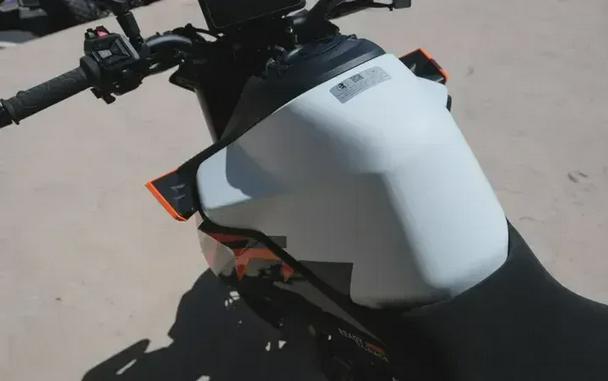 2027 KTM 990 DUKE