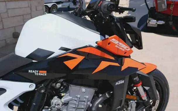 2027 KTM 990 DUKE