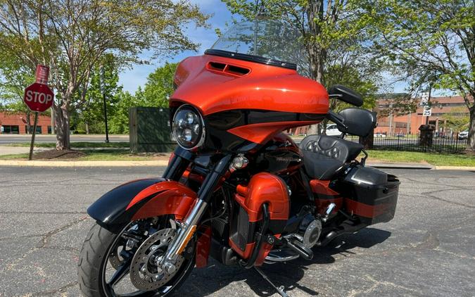 2017 FLHXSE CVO™ Street Glide®