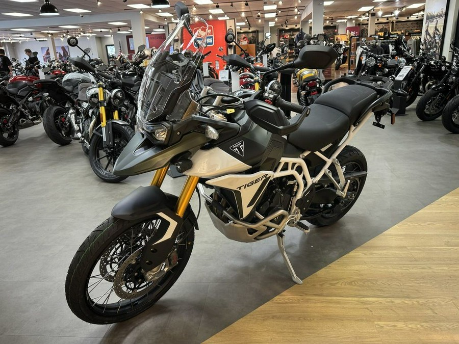 2024 Triumph Tiger 900 Rally Pro Matt Khaki Green / Matt Phantom Black