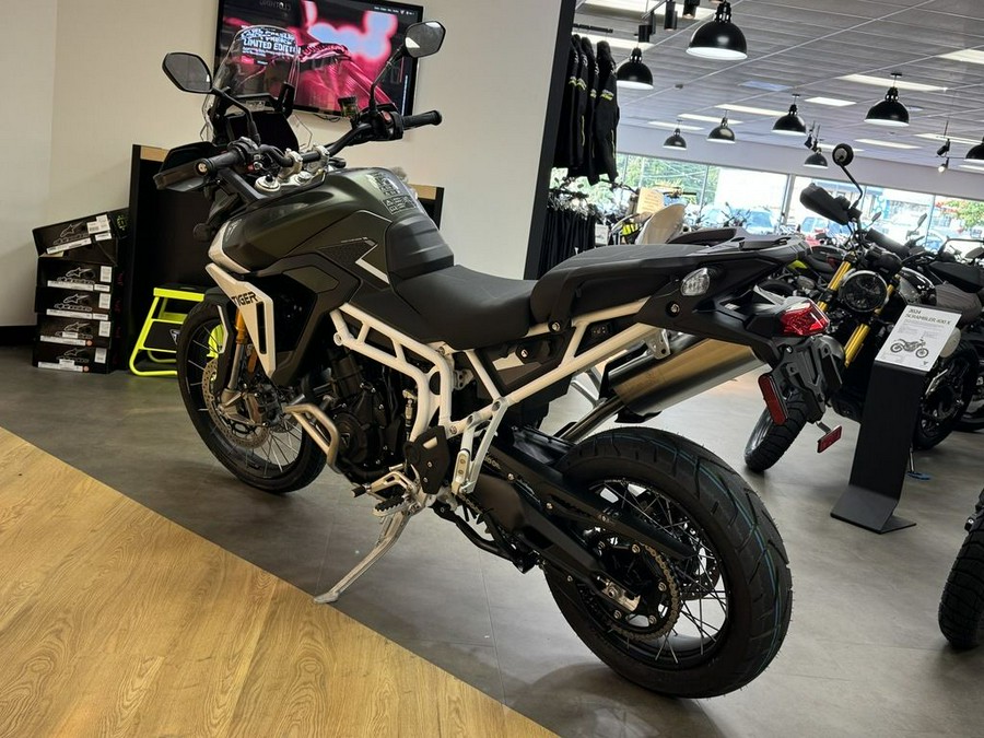 2024 Triumph Tiger 900 Rally Pro Matt Khaki Green / Matt Phantom Black