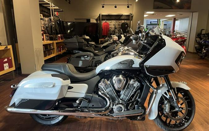 2024 Indian Motorcycle® Challenger® Limited with PowerBand Audio Package Ghost White Metallic