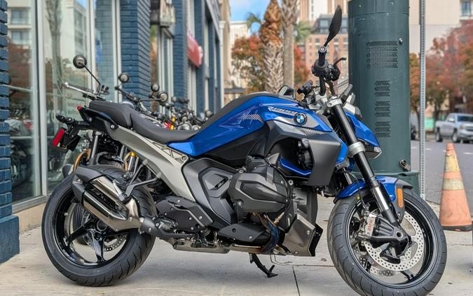 2026 BMW R1300R