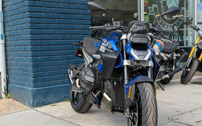 2026 BMW R1300R