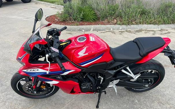 2026 Honda CBR650R E-Clutch