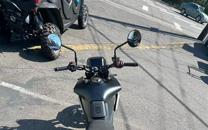 2025 Husqvarna Svartpilen 801