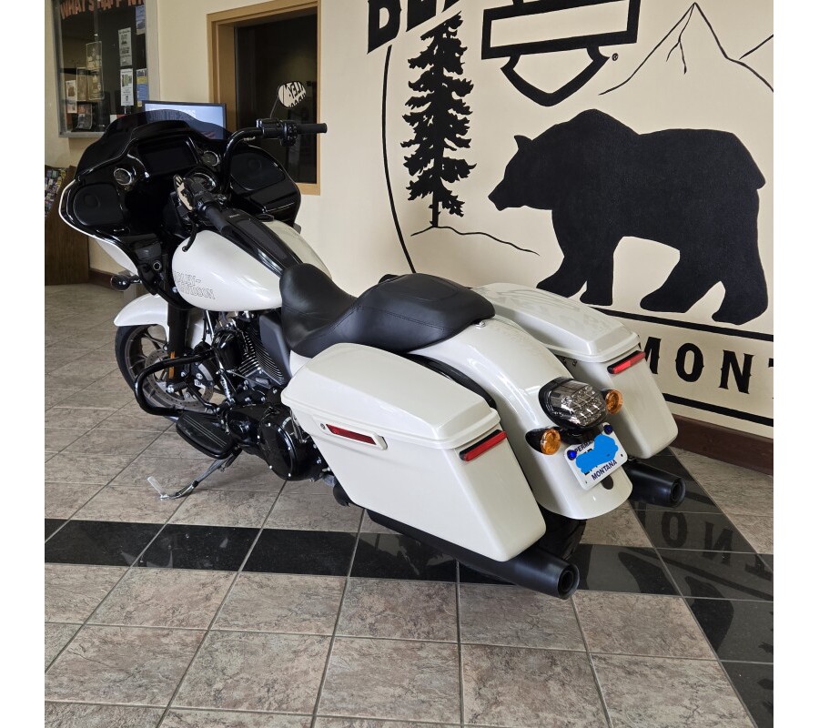 2023 Harley-Davidson® Road Glide® ST White Sand Pearl