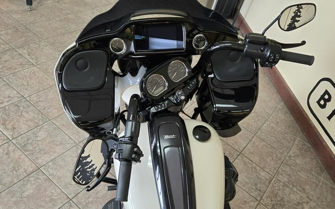 2023 Harley-Davidson® Road Glide® ST White Sand Pearl
