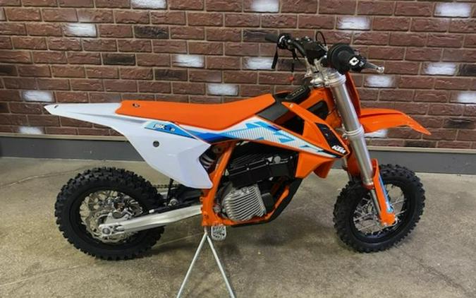 2024 KTM SX-E 3