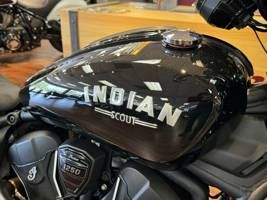 2025 Indian Motorcycle® Sport Scout® Limited +Tech Black Metallic