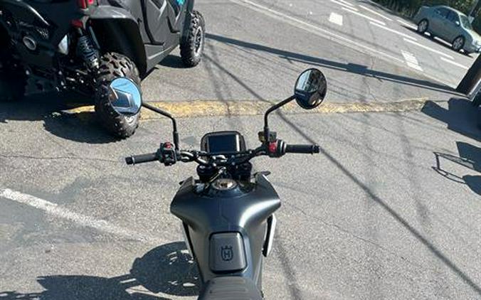 2025 Husqvarna Svartpilen 801