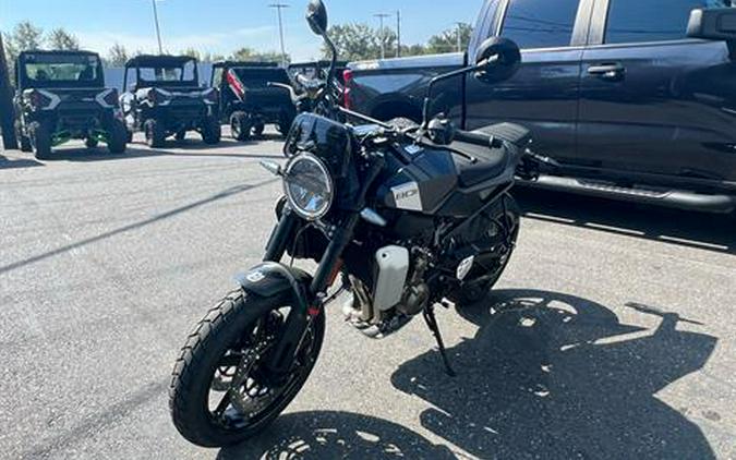 2025 Husqvarna Svartpilen 801