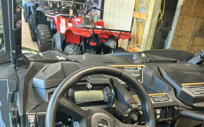 2026 Can-Am Maverick Trail DPS 700