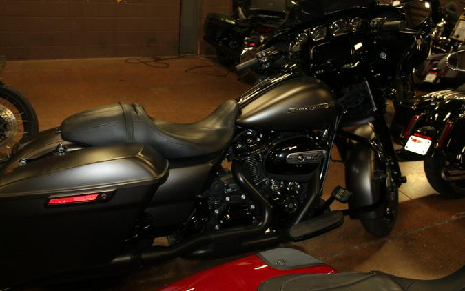 Harley-Davidson® Street Glide® Special 2020 FLHXS 670663A RVR RCK GRY DNM
